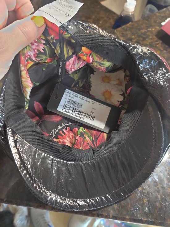 Dolce and Gabbana patent leather Cap New Size 57 cm